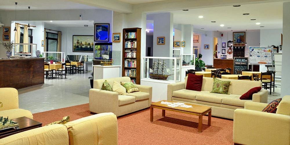 Valais Hotel อลิกานาส ภายนอก รูปภาพ